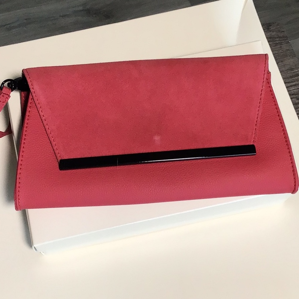 Whitehouse Black Market red crossbody